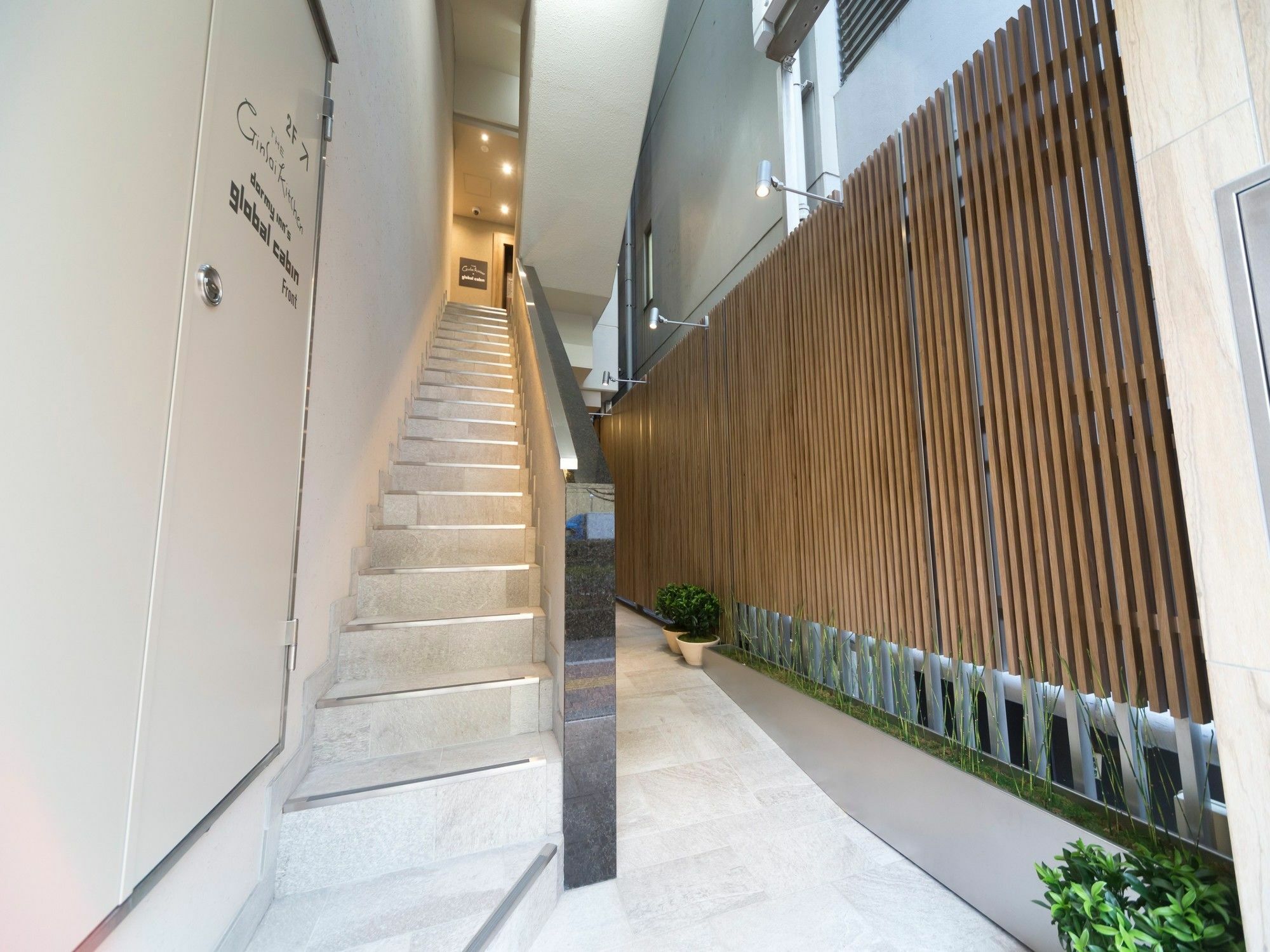 Global Cabin Tokyo Suidobashi Zewnętrze zdjęcie